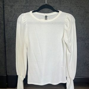 Cream puff shoulder top